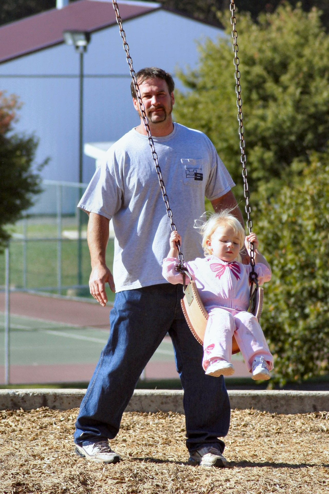 Backyard Discovery Swinging