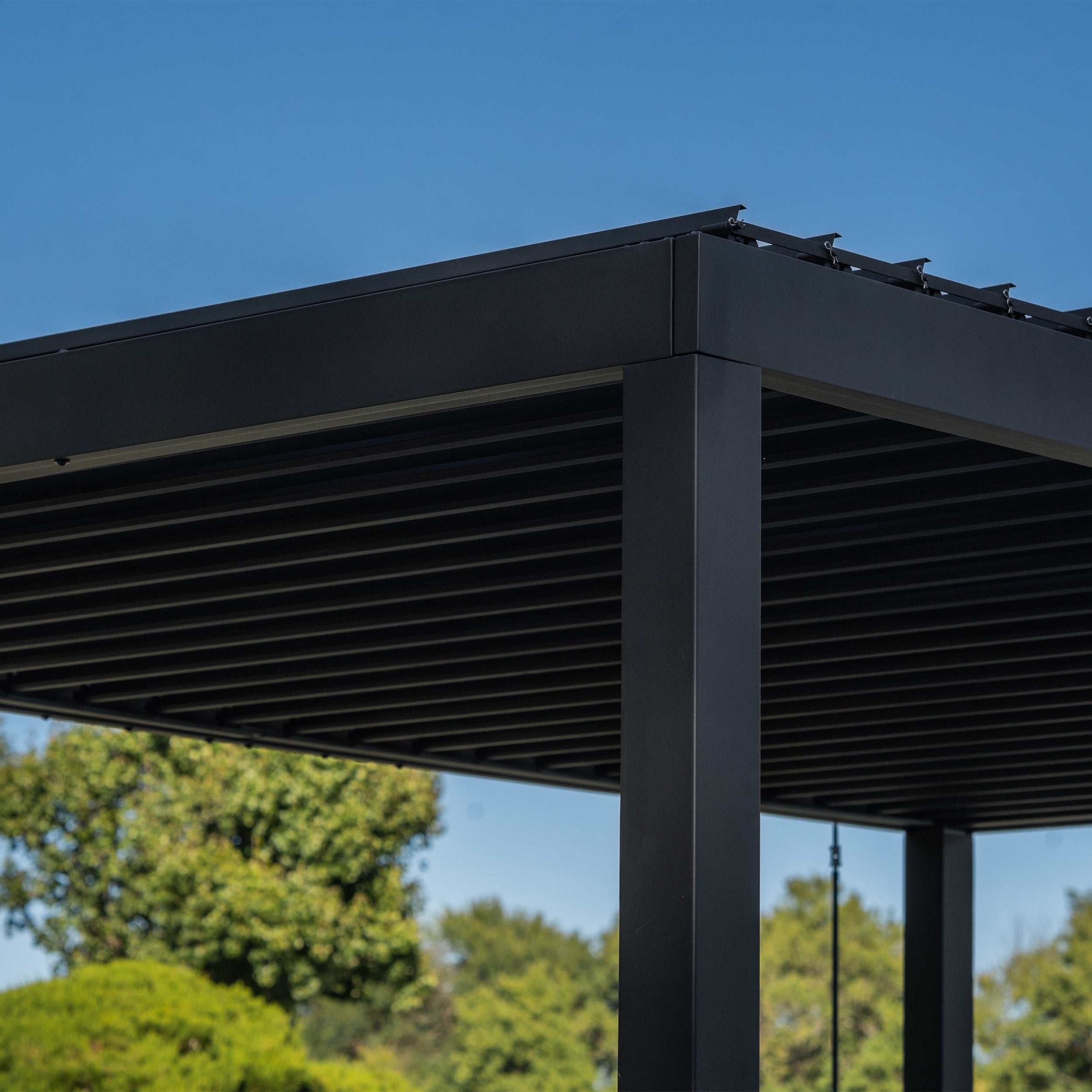 Sarasota Metal Louvered Pergola