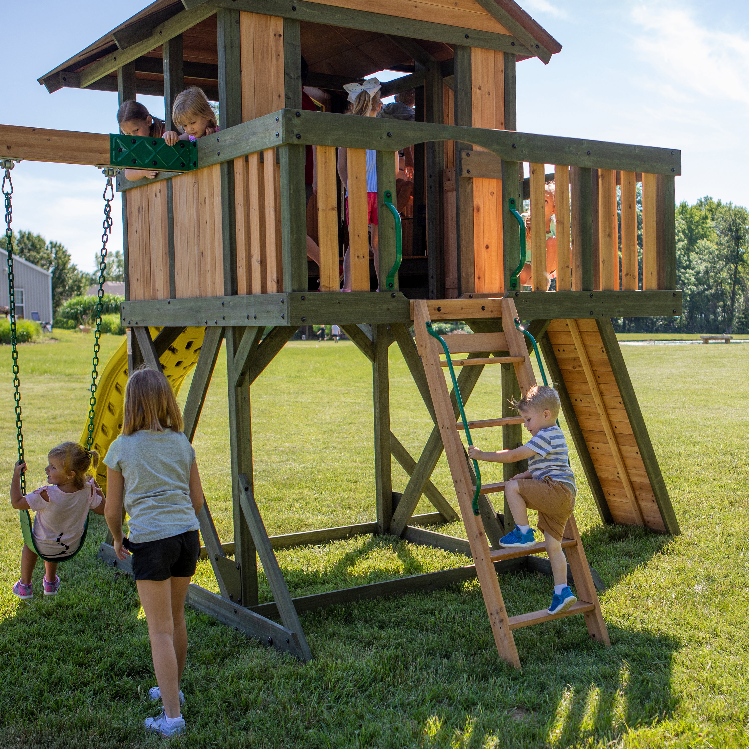 Eagles-Nest-Elite-Yellow-Ladder