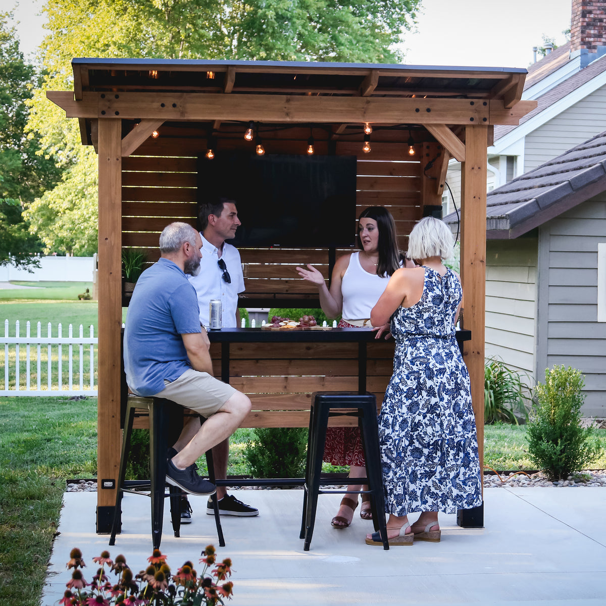 Cedar Springs Outdoor Bar – Backyard Discovery